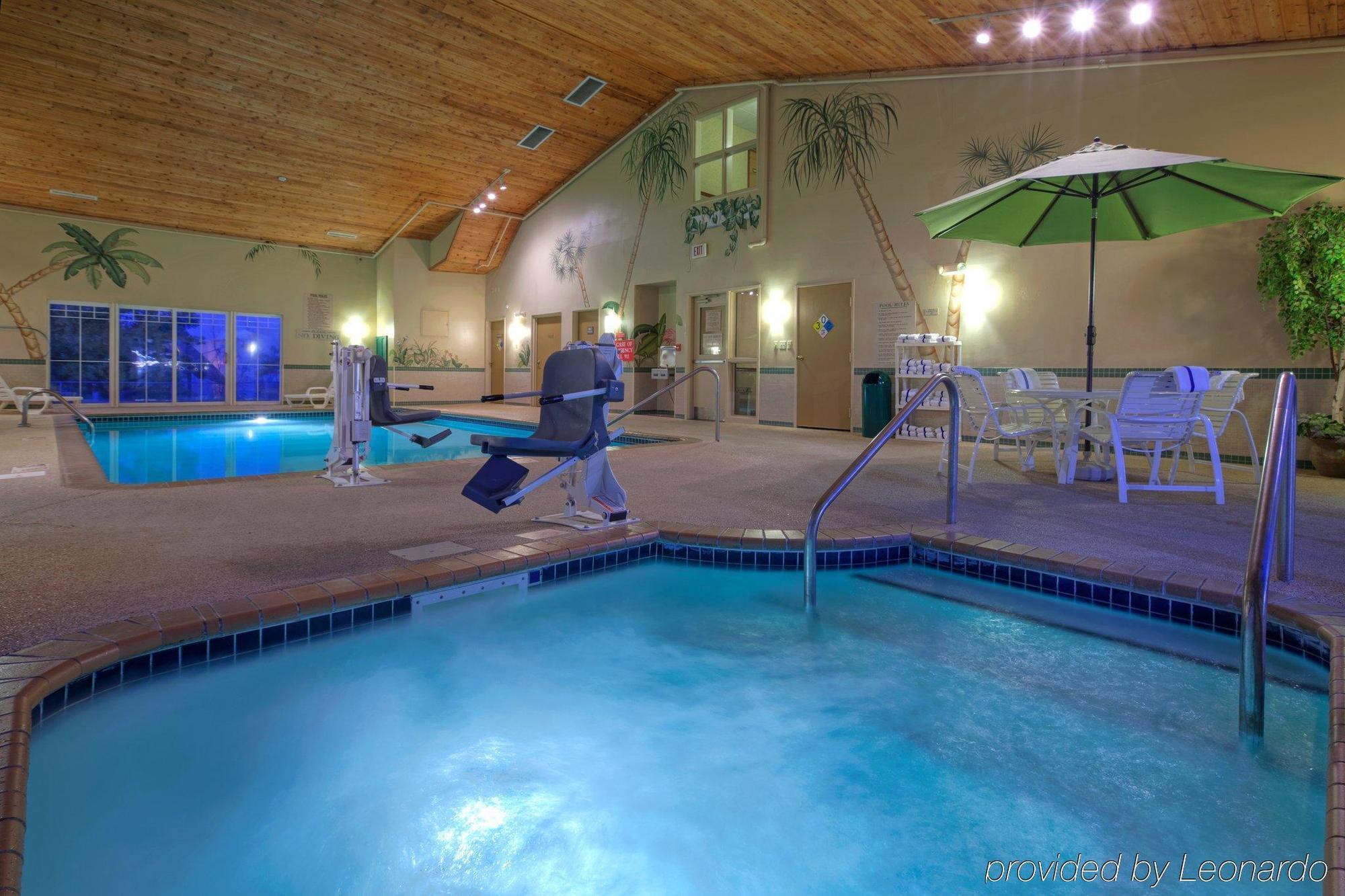 Hotel Country & By Radisson, Waterloo, Ia 3*