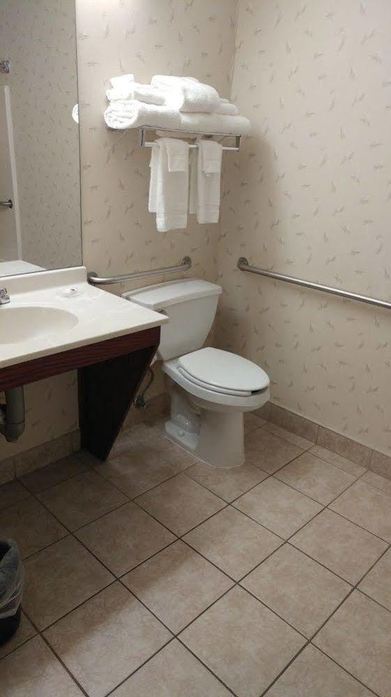 Hotel Country & By Radisson, Waterloo, Ia