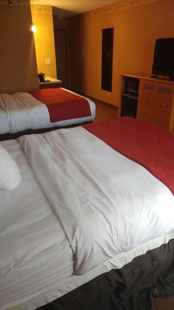Country & By Radisson, Waterloo, Ia Waterloo